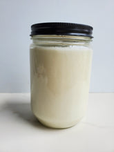 Load image into Gallery viewer, 16 oz winter scented soy wax candle